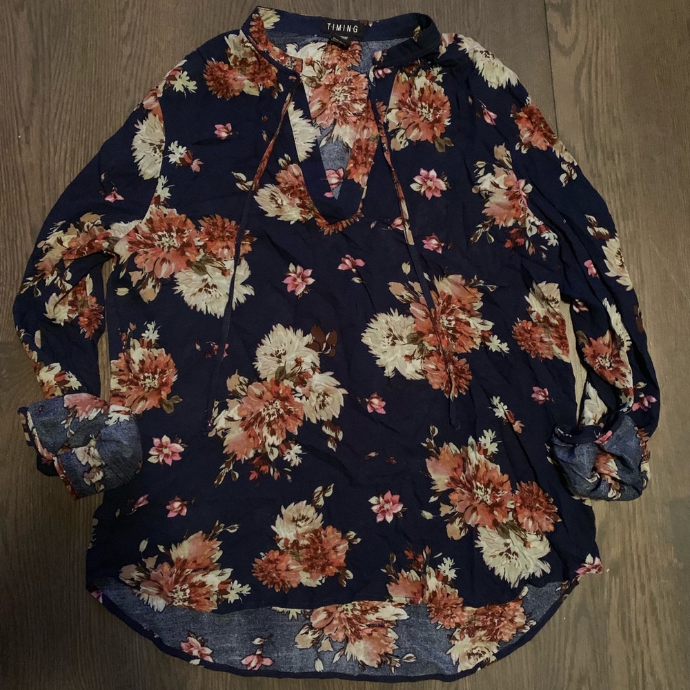 NWOT Floral Top - Timing - Size Large